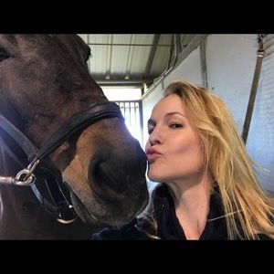 Meet your Posher, Rebecca